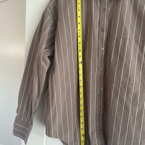 Like New Good American Button-Up Shirt. Size Small. - Picture 7 of 9